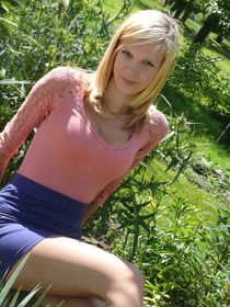 Hot brunette in a awesome